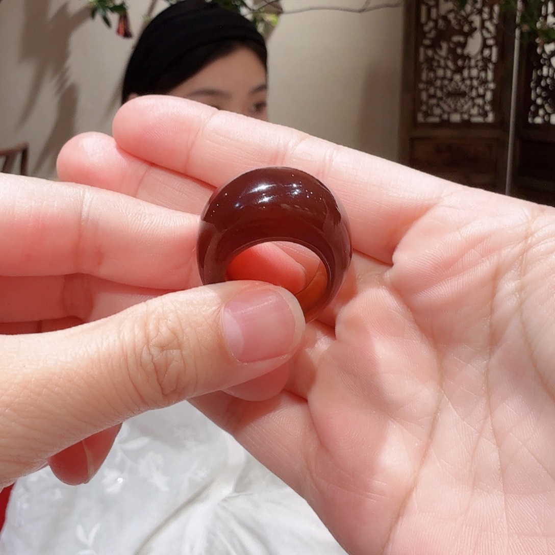 血珀未镶嵌戒指血珀