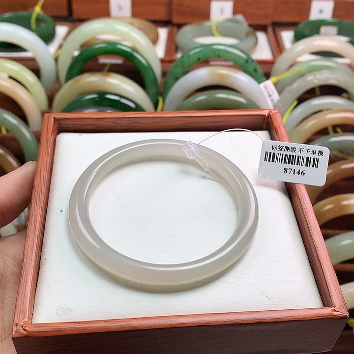 和田玉手镯未镶嵌53/54