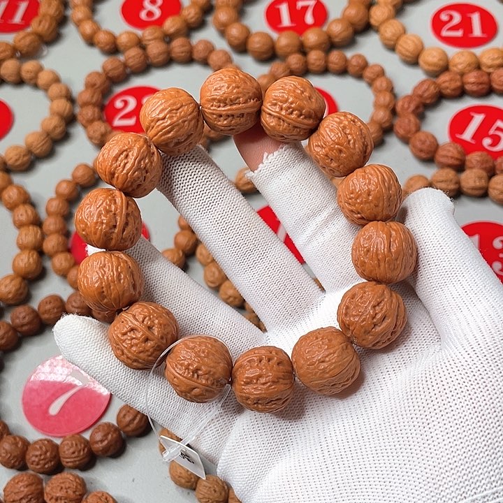 文玩核桃手串橘皮小顺纹小方墩18mm