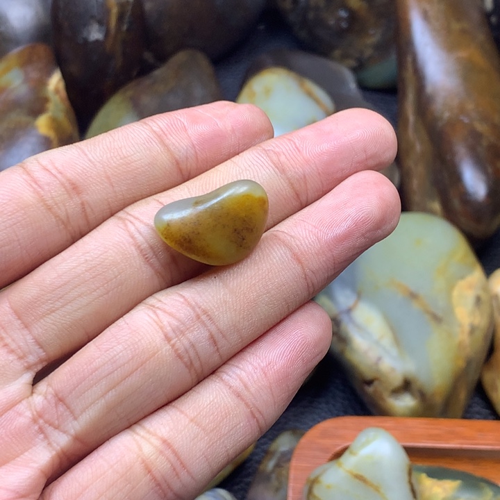 魅***陈和田玉未镶嵌颈饰