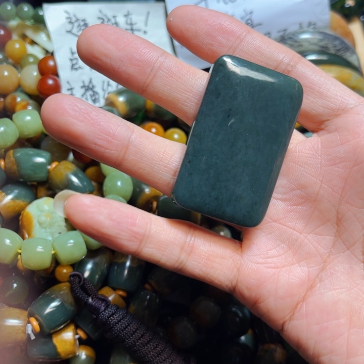 岫岩河磨玉（透闪石质玉）手链未镶嵌