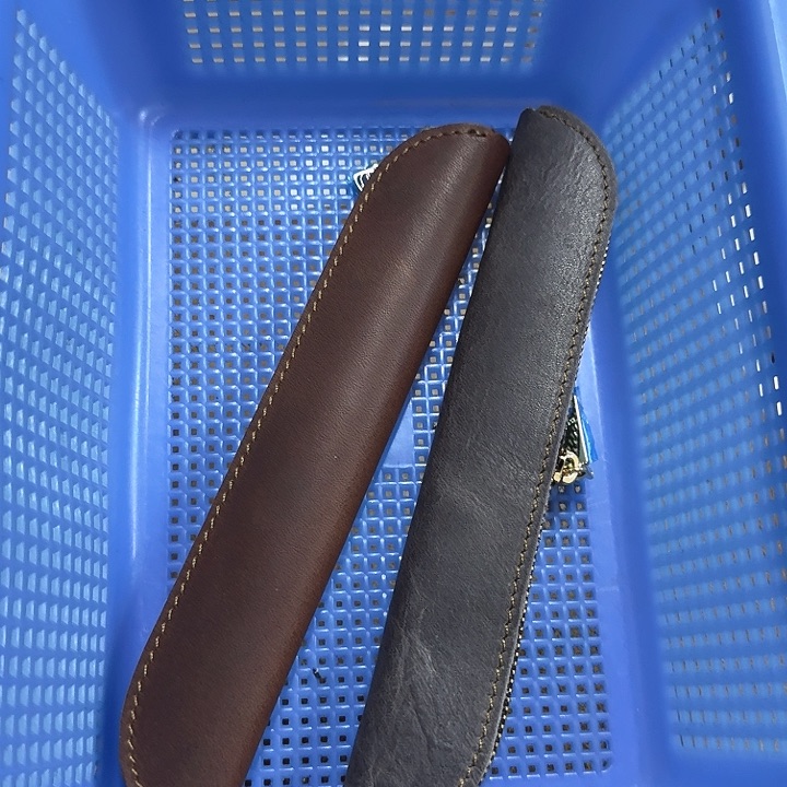 真牛皮小笔袋两个