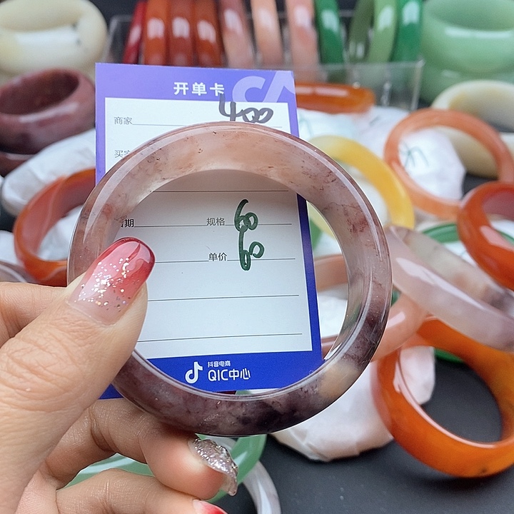 石英质玉手镯未镶嵌
