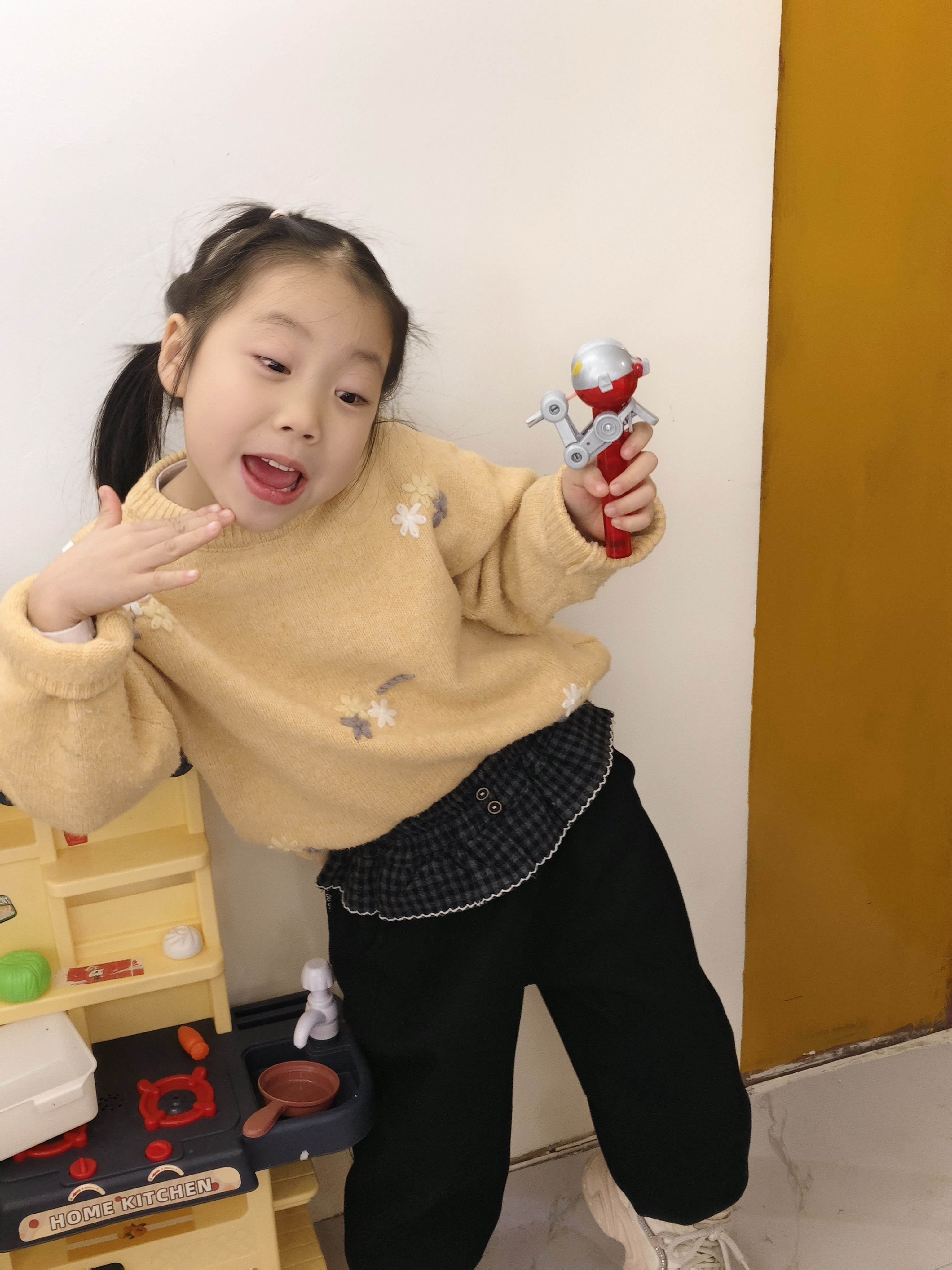 女童秋冬新款加厚毛衣花朵刺绣圆领宽松休闲百搭针织上衣打底衫