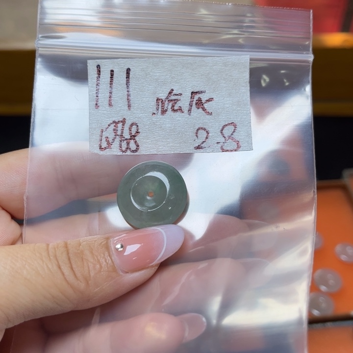 定制翡翠未镶嵌哈**?不