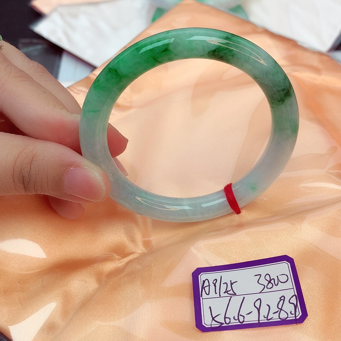 翡翠未镶嵌手镯缅甸翡翠