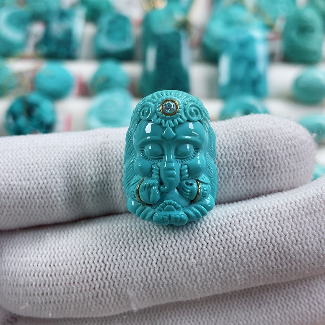 绿松石颈饰未镶嵌