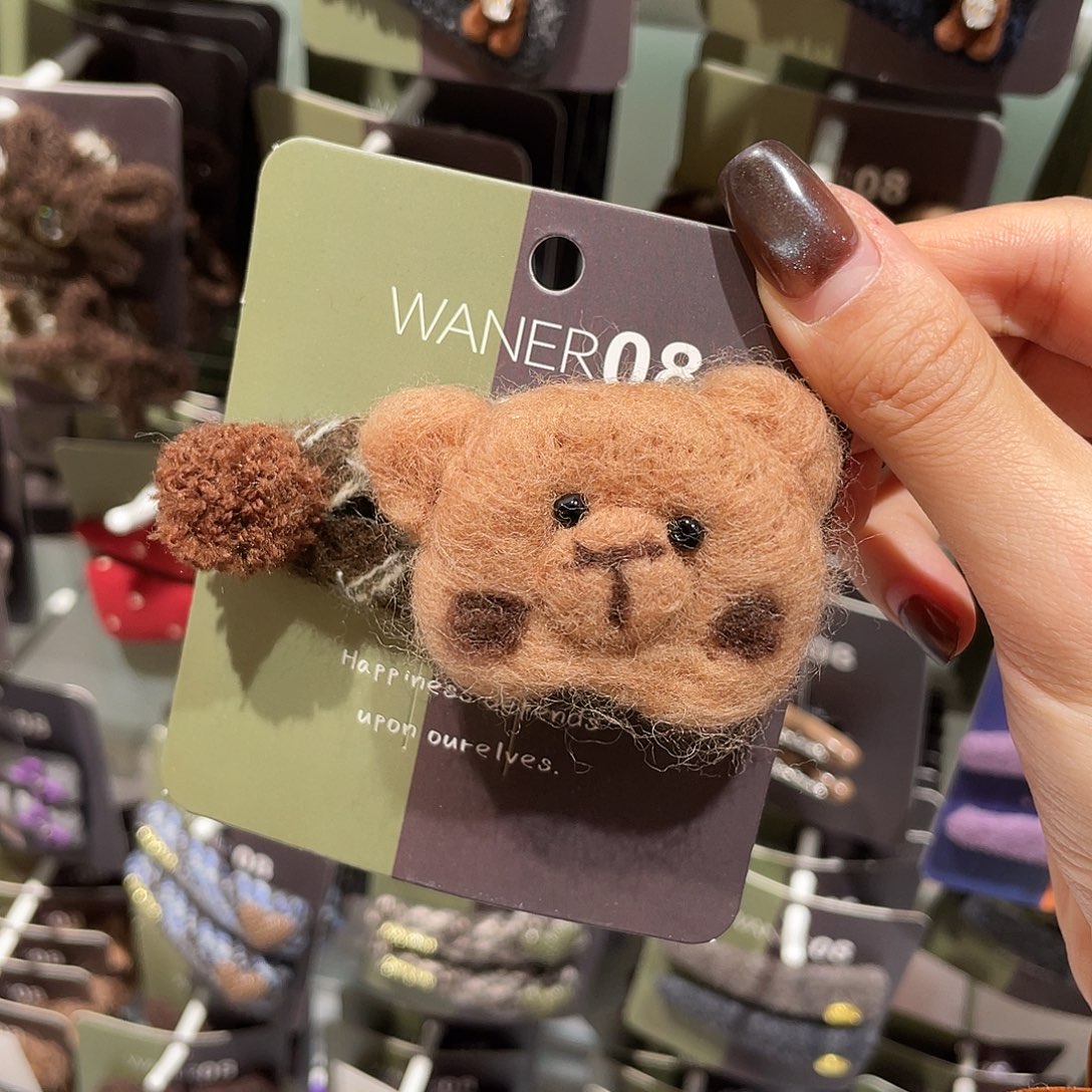 非金属毛毡小熊一只