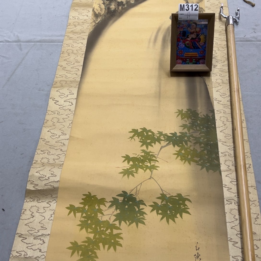 国画八*觉手绘印刷瀑布挂轴