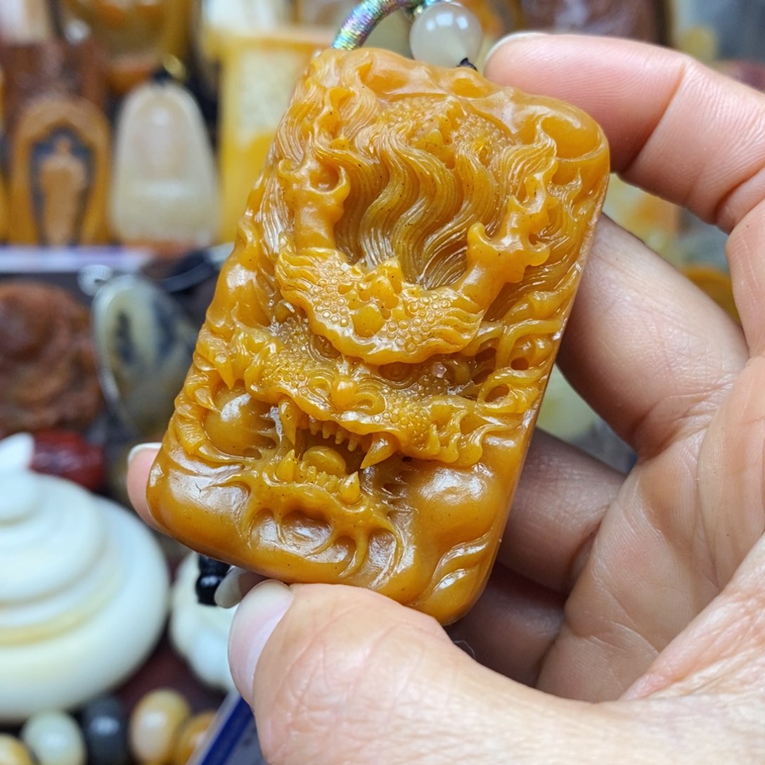 石英质玉颈饰未镶嵌