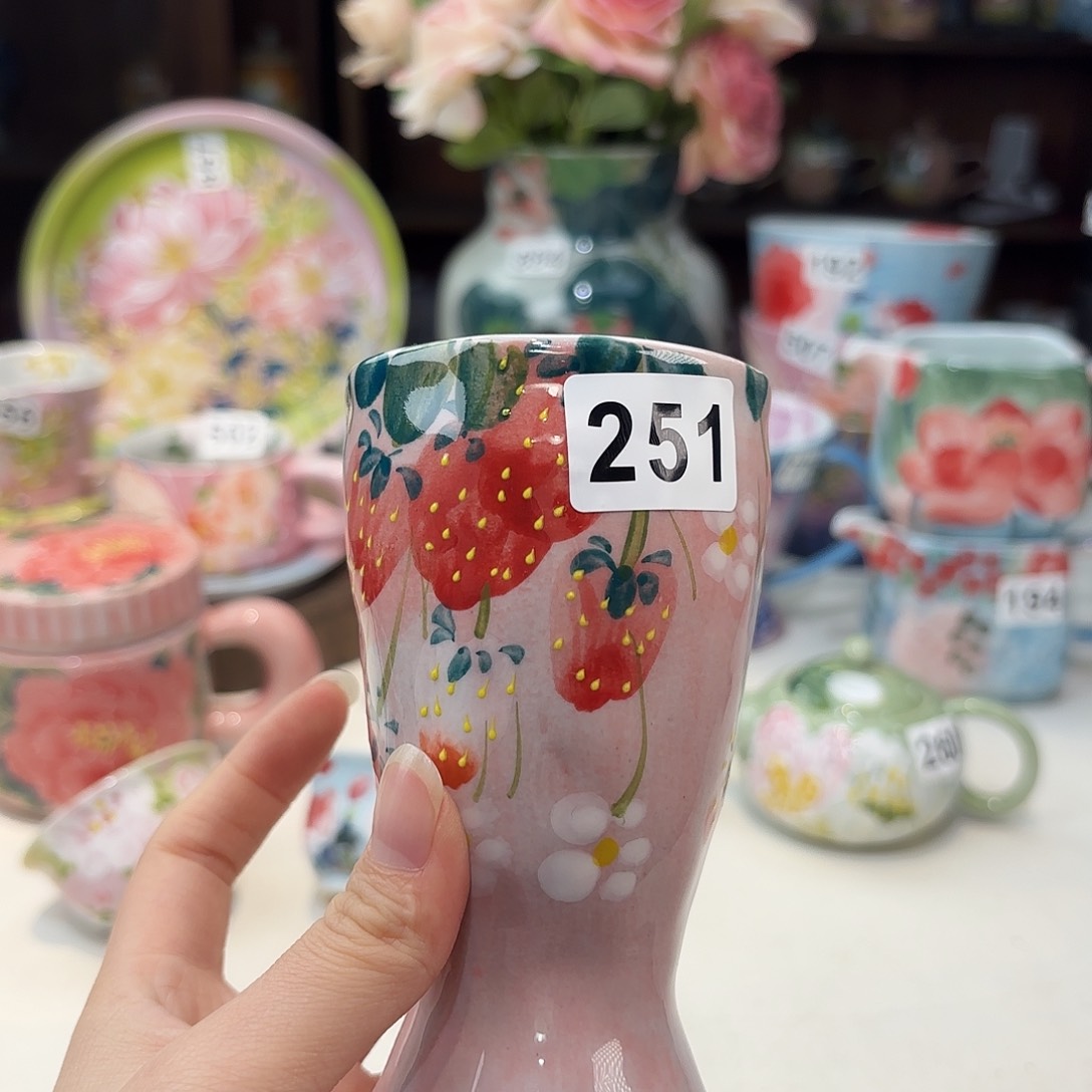 瓷片兔兔好可爱啊