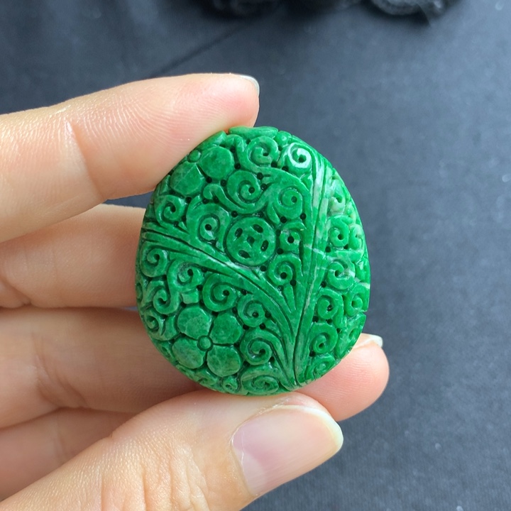 翡翠颈饰未镶嵌翡翠