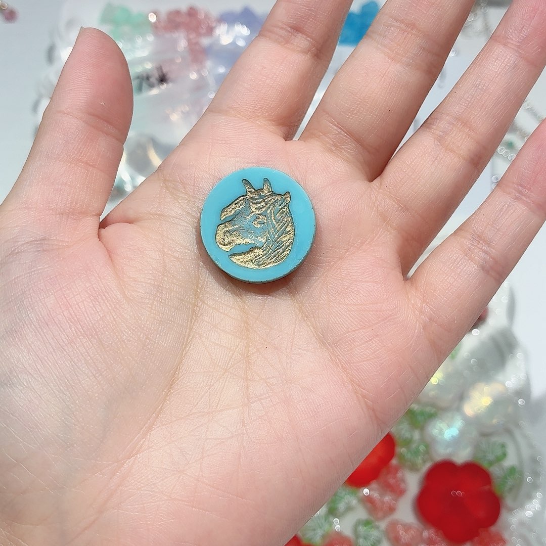 捷克琉璃切面独角兽圆牌