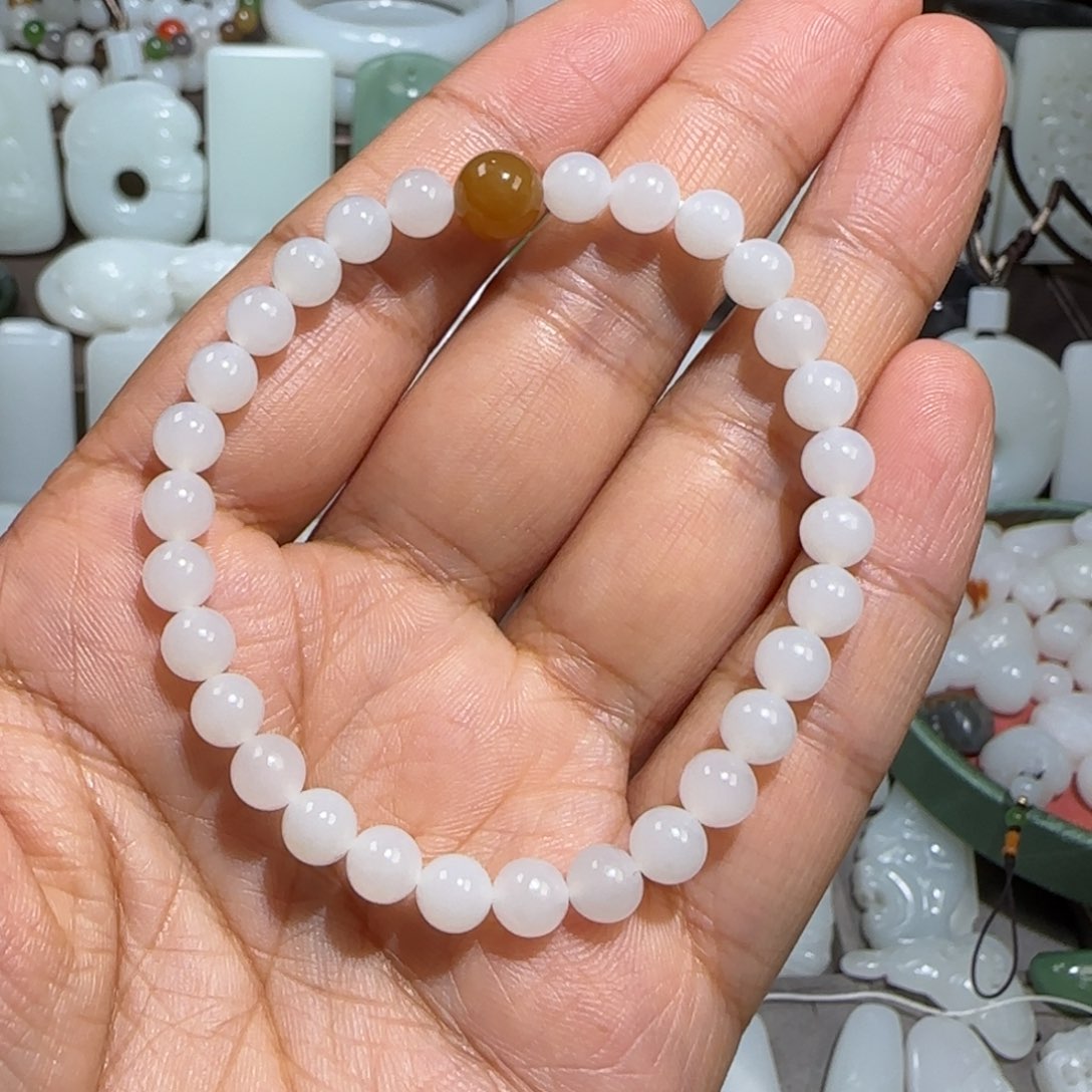 和田玉颈饰未镶嵌