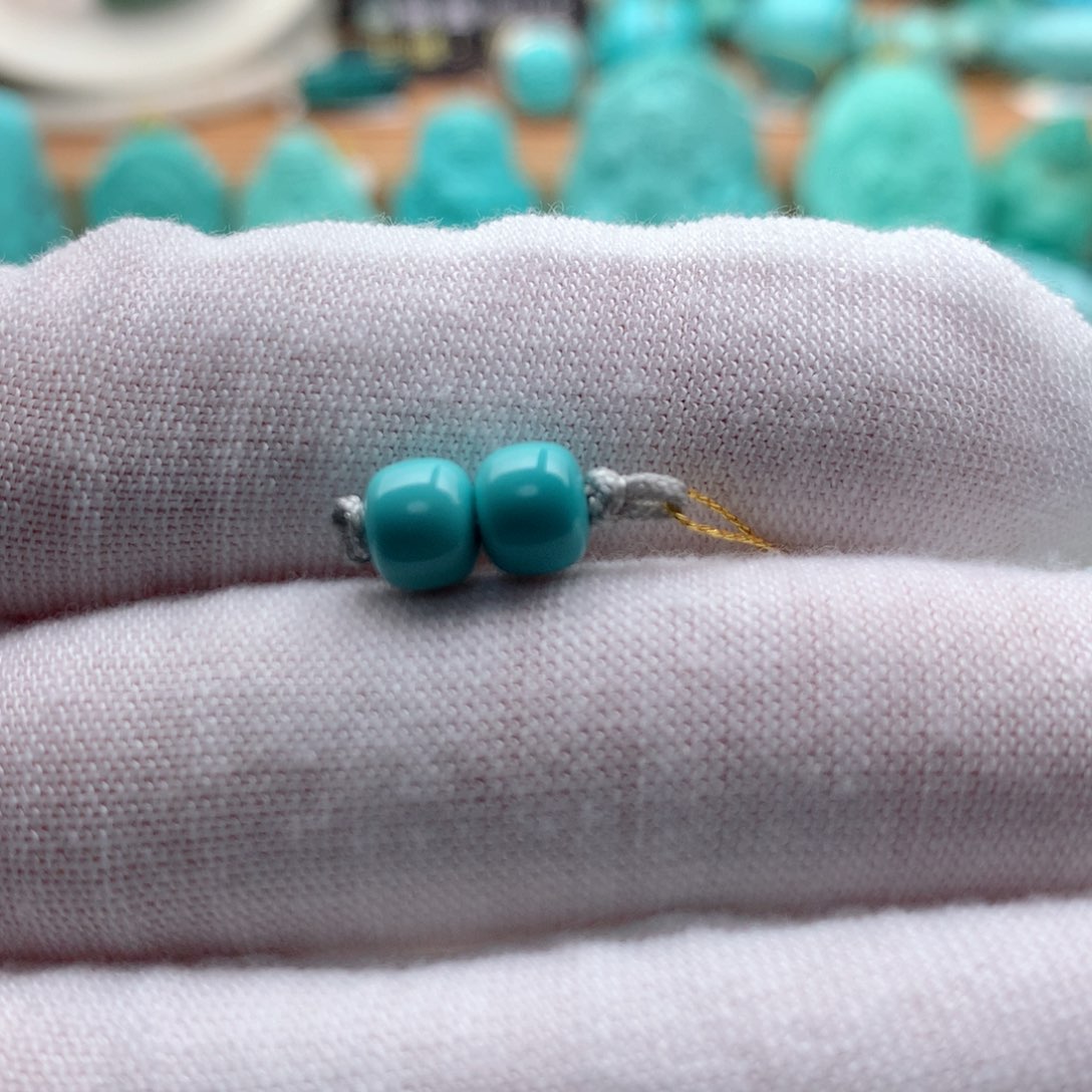 绿松石颈饰未镶嵌