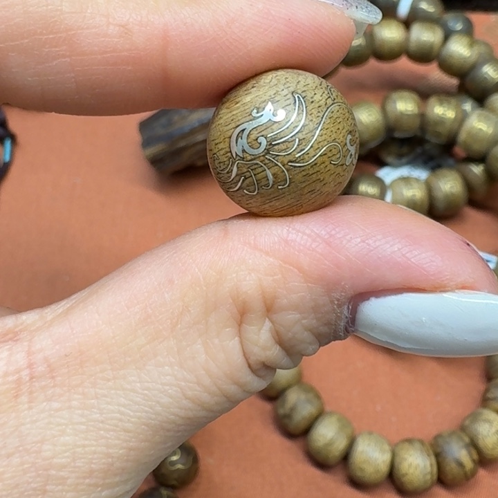 大叶紫檀（黑酸枝木类）