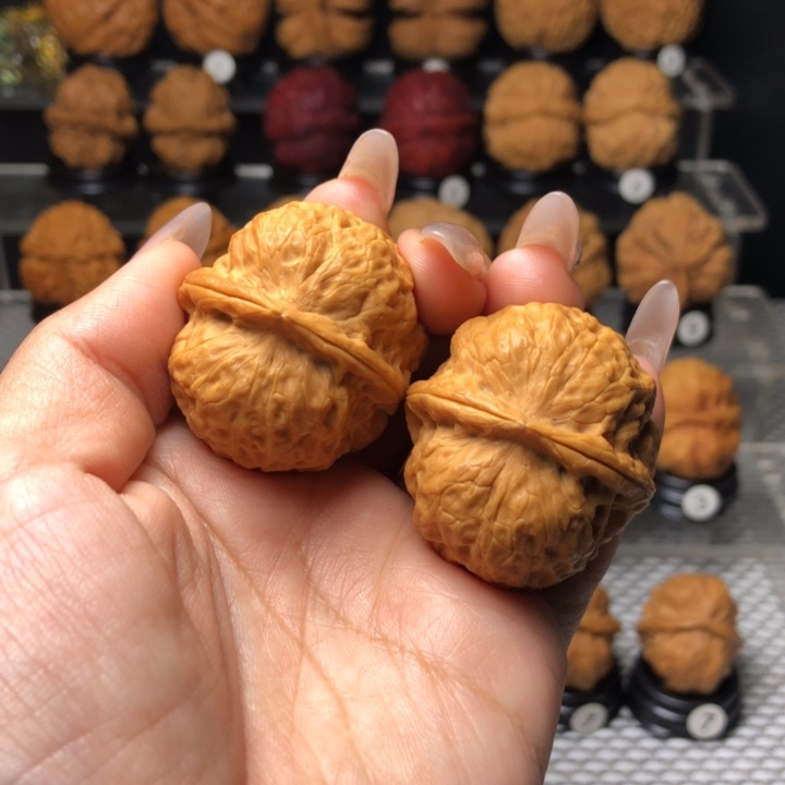 橄榄核吊坠9卧莲金蟾