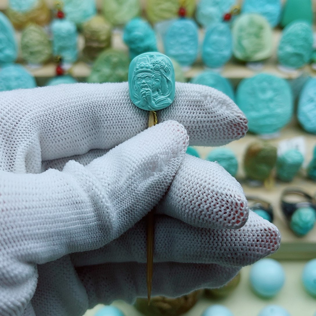 绿松石未镶嵌珠宝奇石