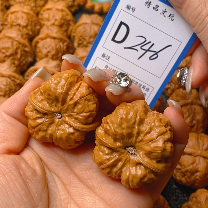 把件文玩核桃广****纺蛤蟆