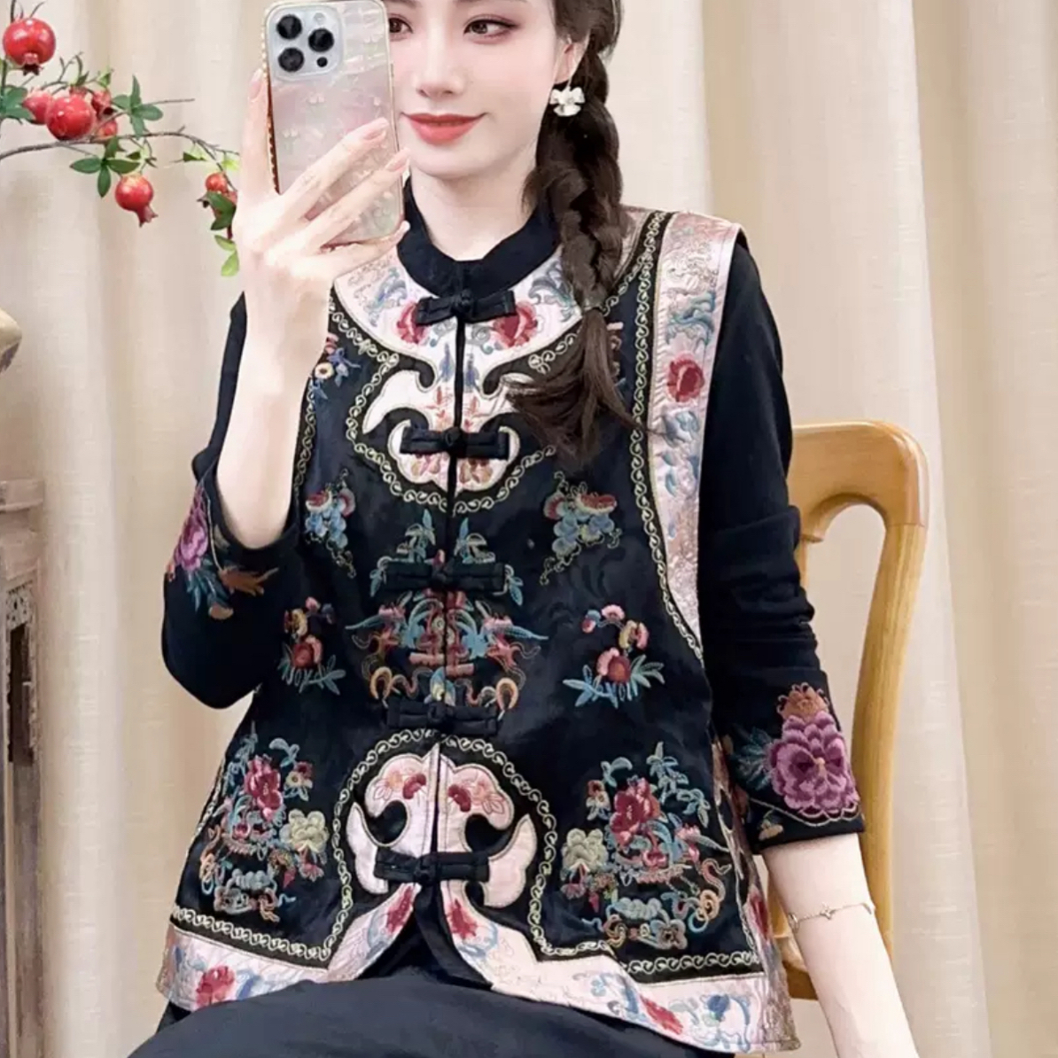 新中式女装民族风复古刺绣马甲女2025秋季新款缎面提花立领背心 