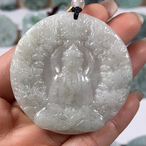 翡翠颈饰未镶嵌九龙大日如来