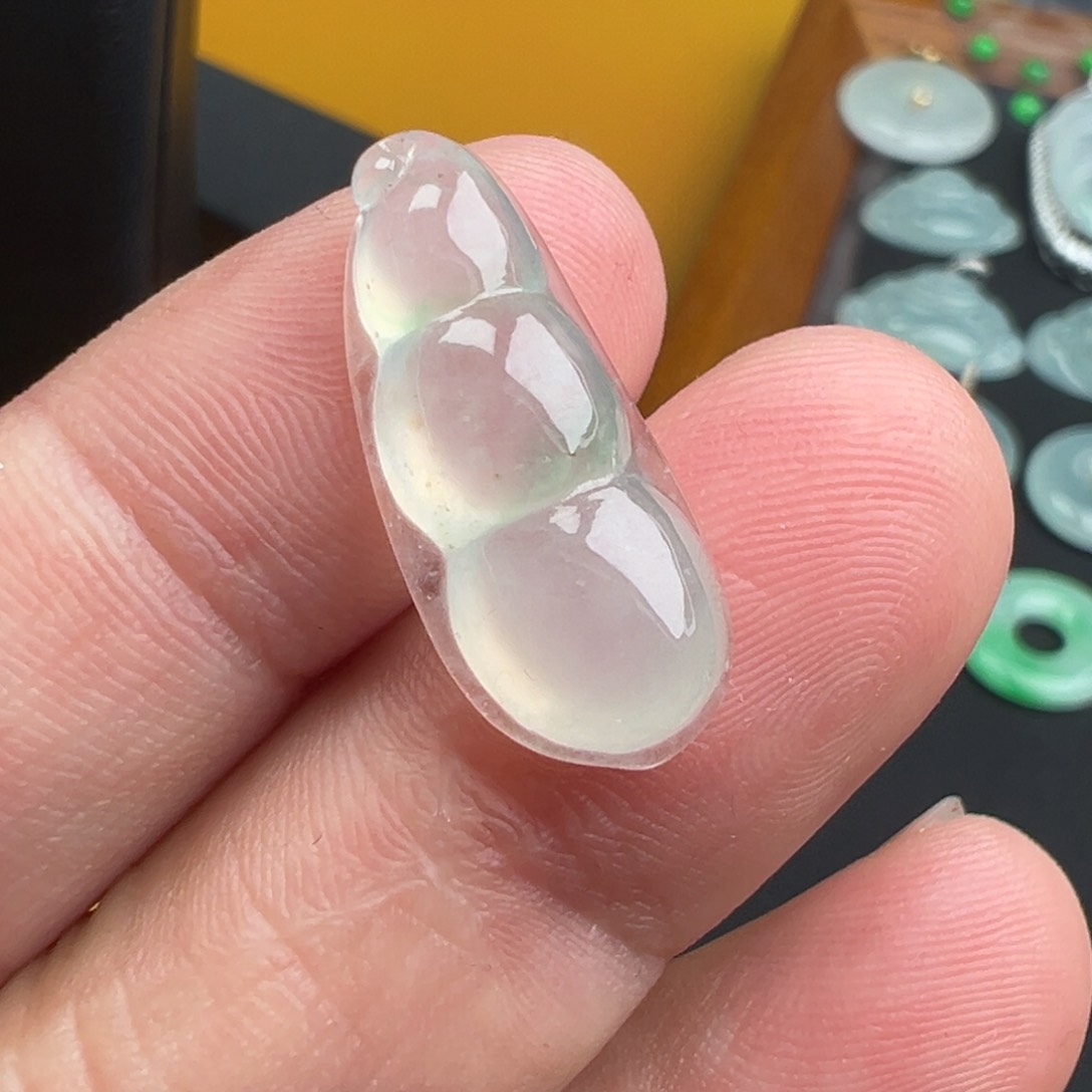 翡翠未镶嵌颈饰豆子23.8