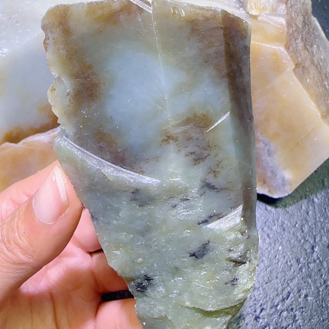 和田玉未镶嵌珠宝半成品