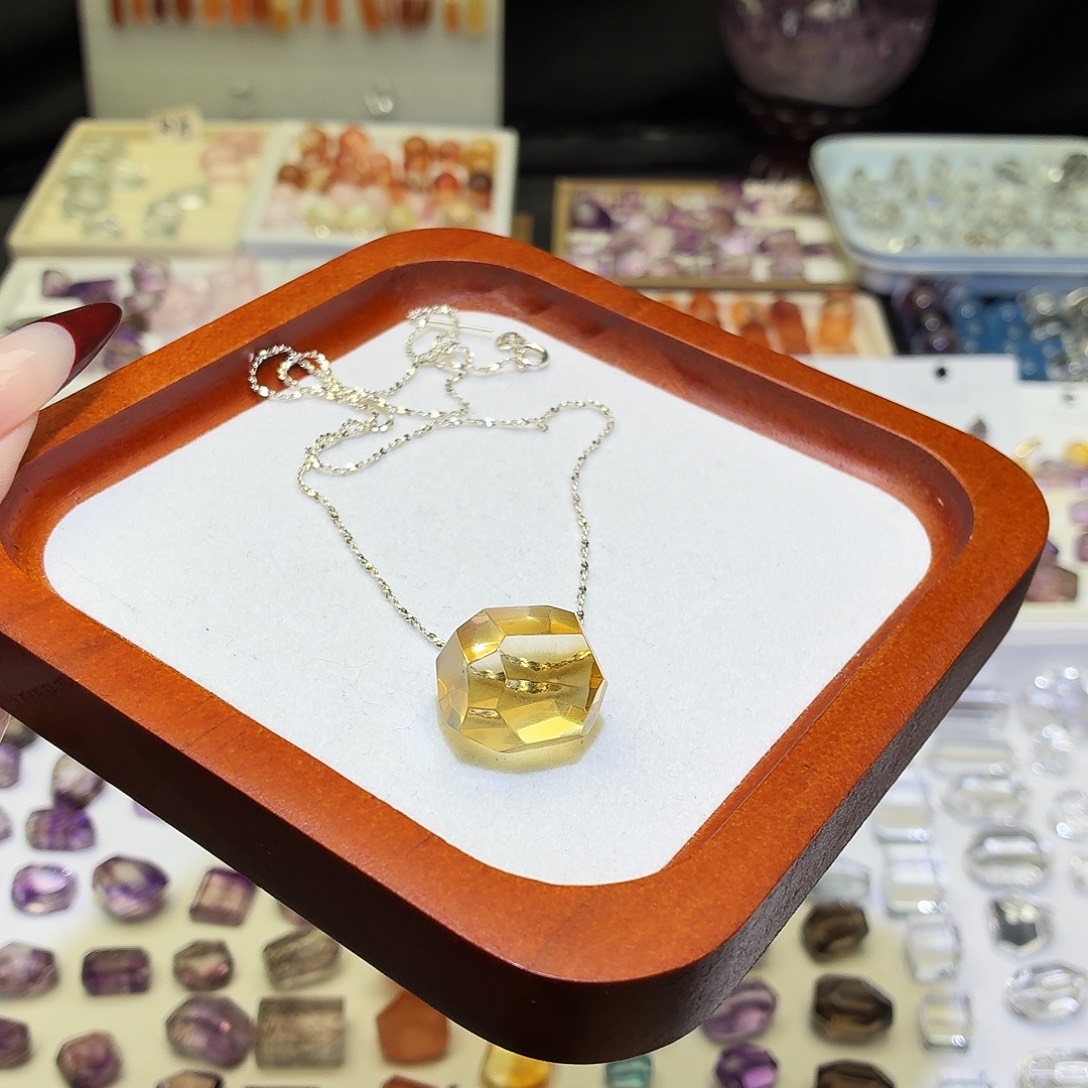 水晶吊坠(不含链)未镶嵌黄水 随形 打孔定制 不退换