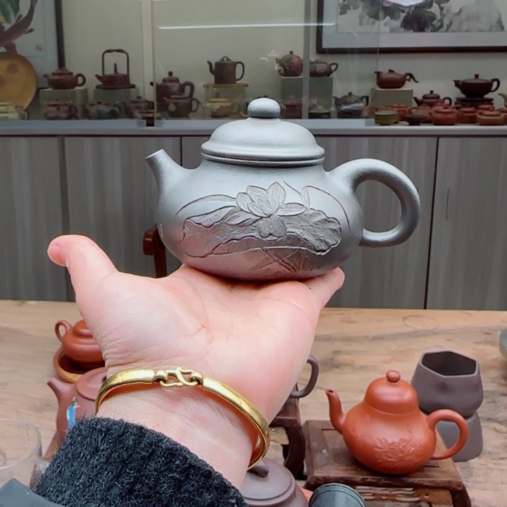 紫砂茶壶紫玉金砂170 C C小任刻绘