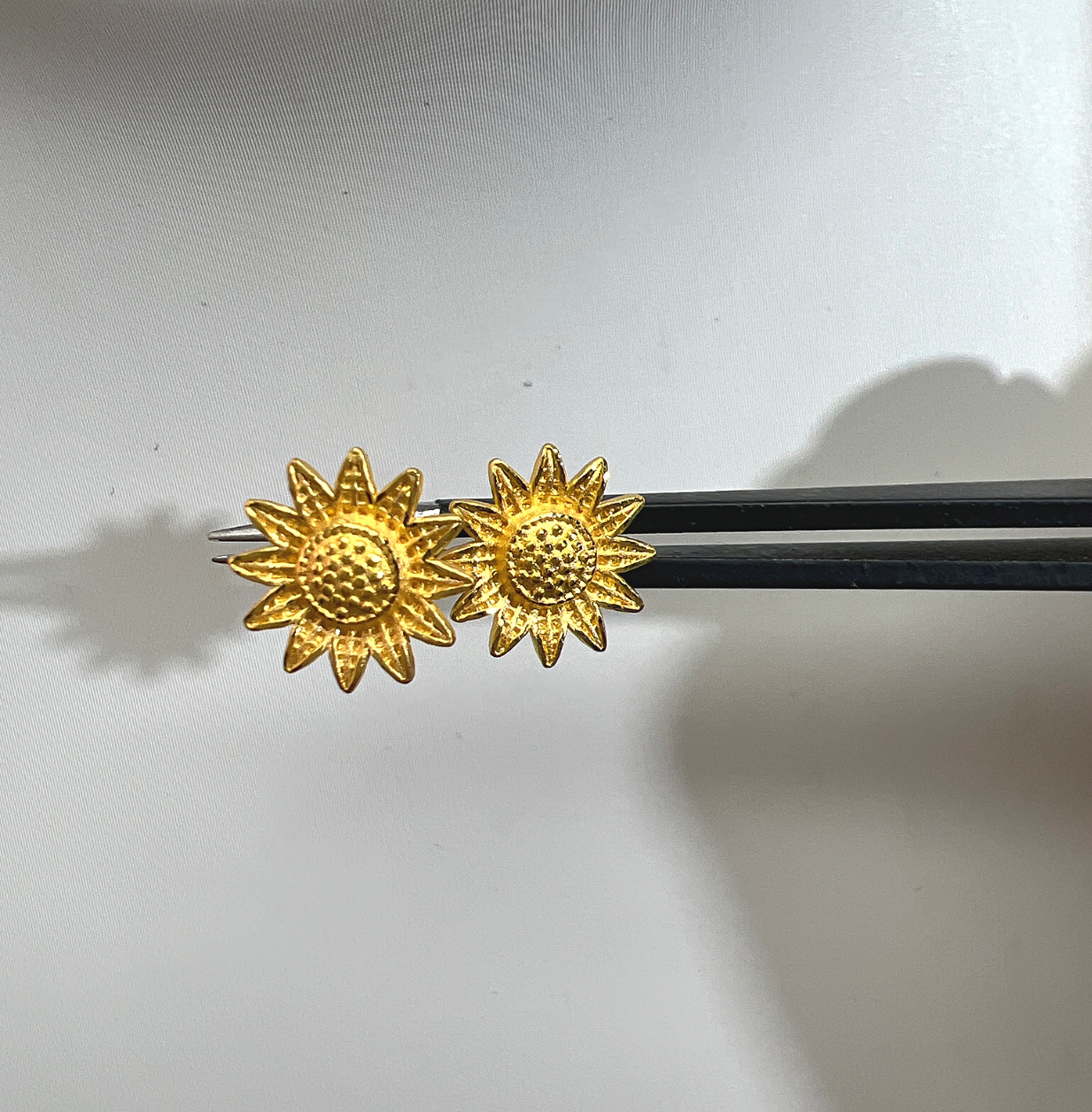 足金999  质感向日葵耳饰