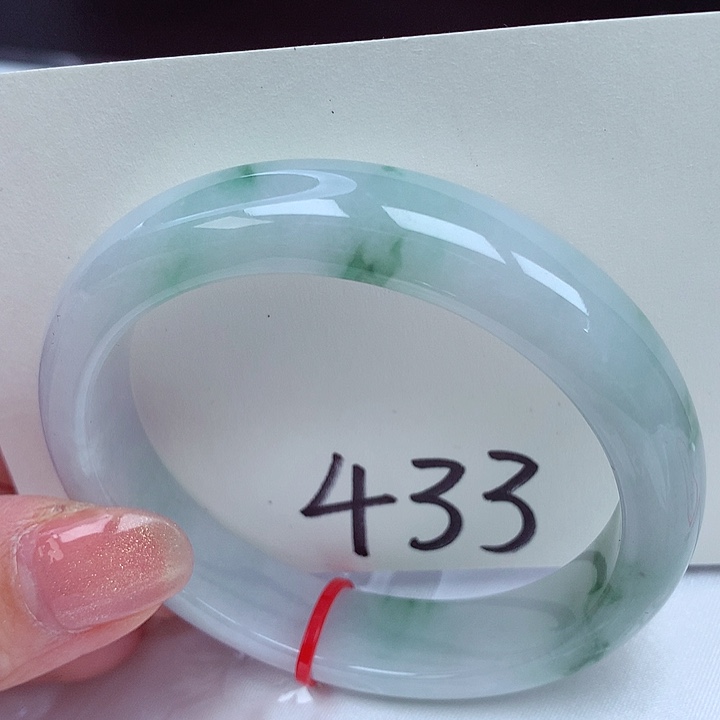 翡翠手镯未镶嵌翡翠