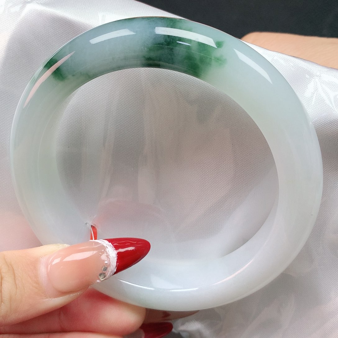 翡翠手镯未镶嵌62圈