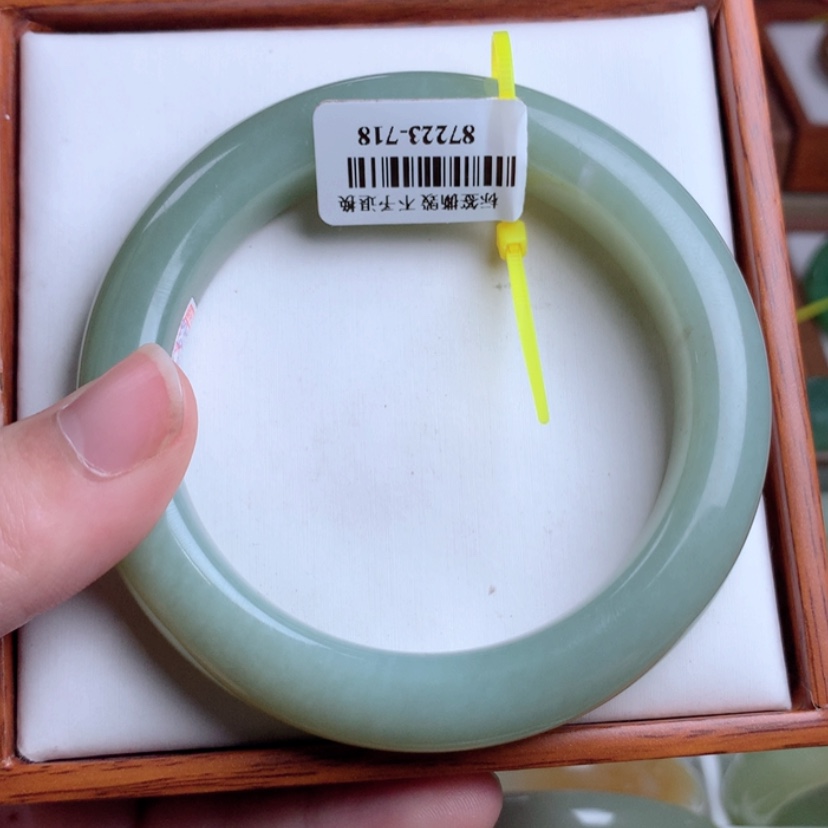 【闪购商品】和田玉手镯未镶嵌58.8