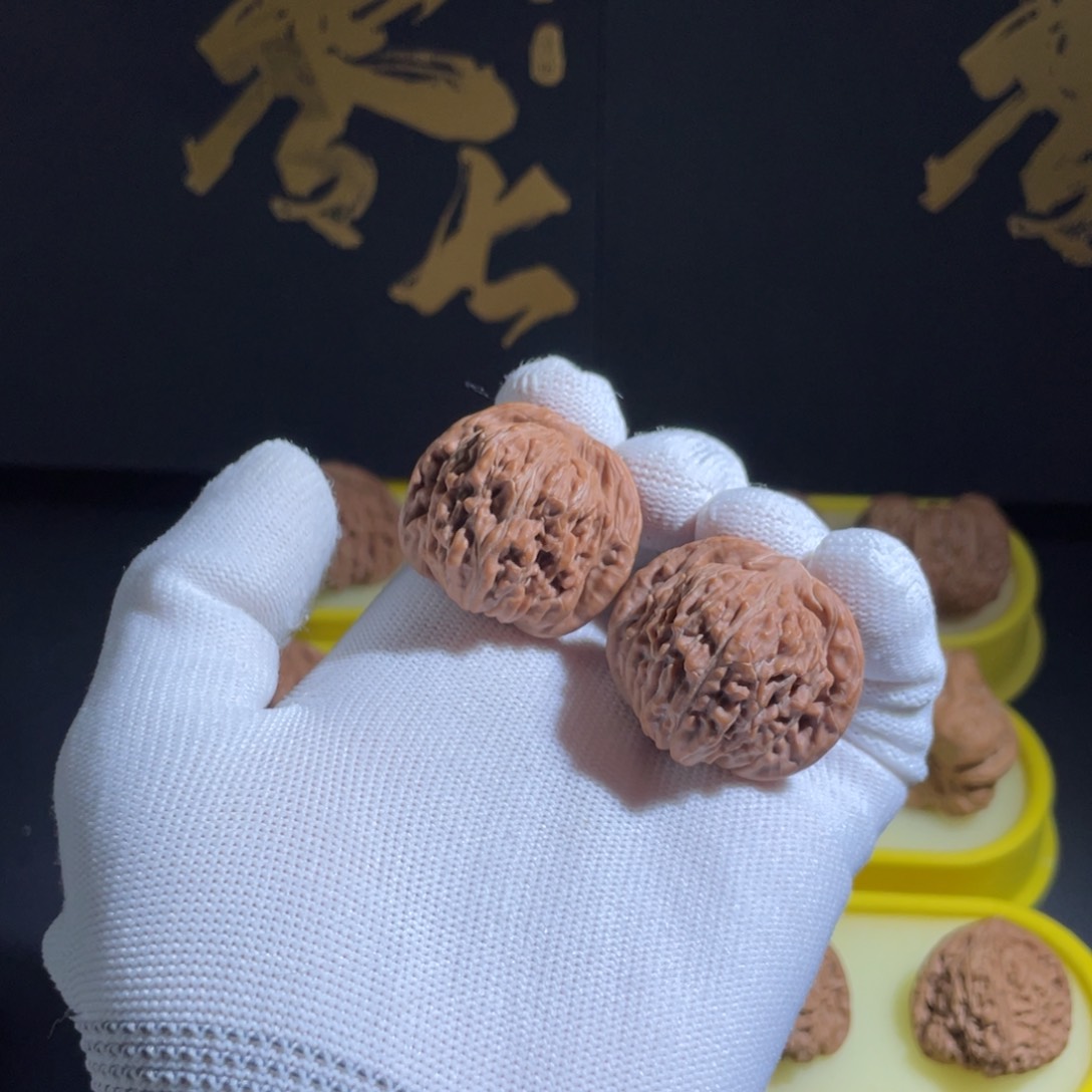 文玩核桃把件9号精对级全品35粉红皮四座楼