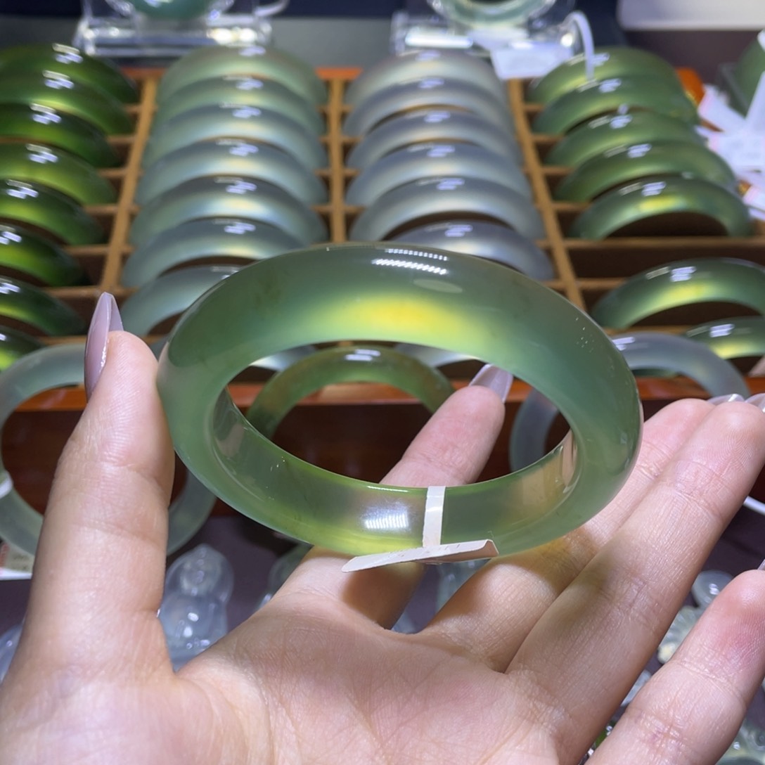 蛇纹石玉手镯未镶嵌56