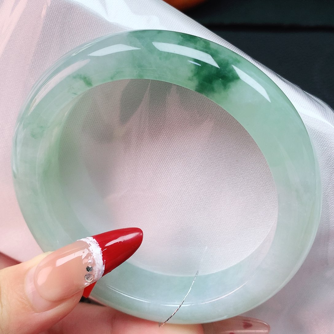 翡翠手镯未镶嵌57圈