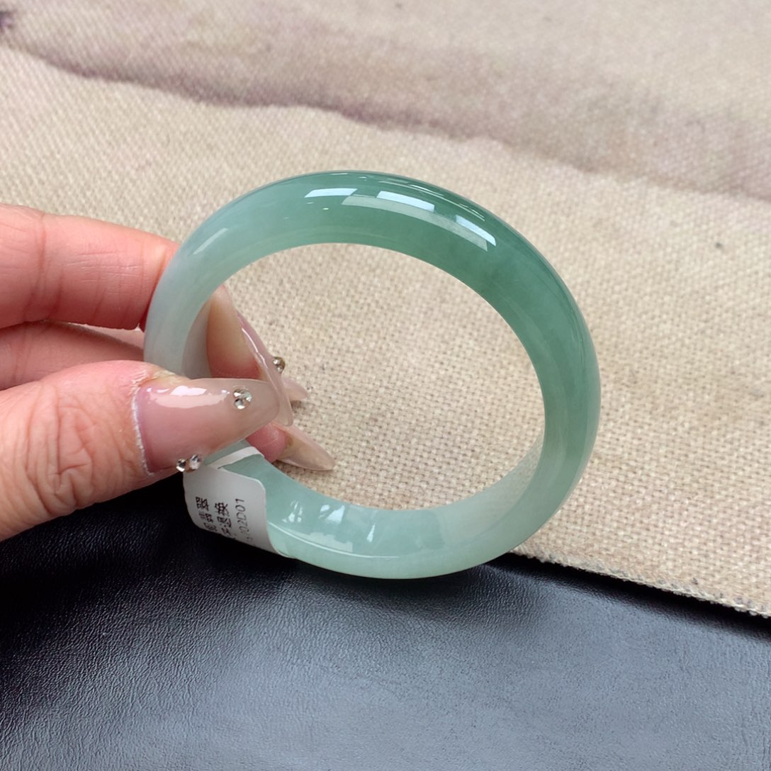 未镶嵌手镯翡翠缅甸翡翠手镯