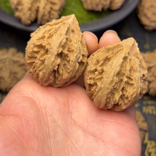 文玩核桃把件秦岭核桃12