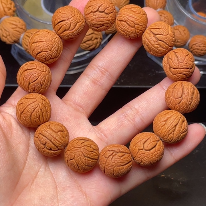 桃核手串金丝龙珠18