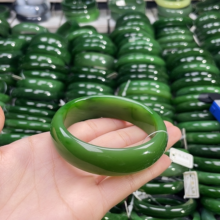 未镶嵌手镯和田玉（碧玉）