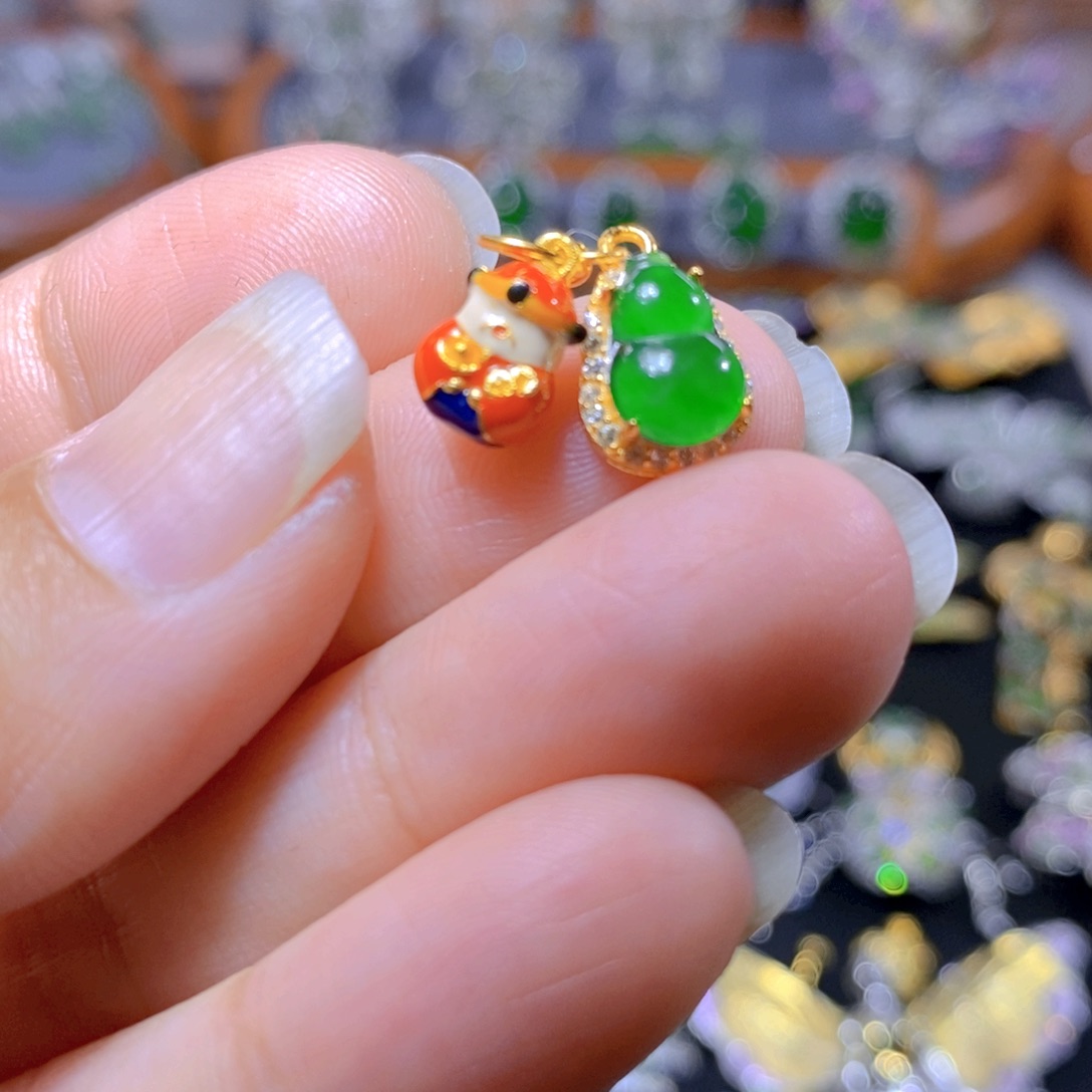 翡翠颈饰银S925镶嵌天然翡翠