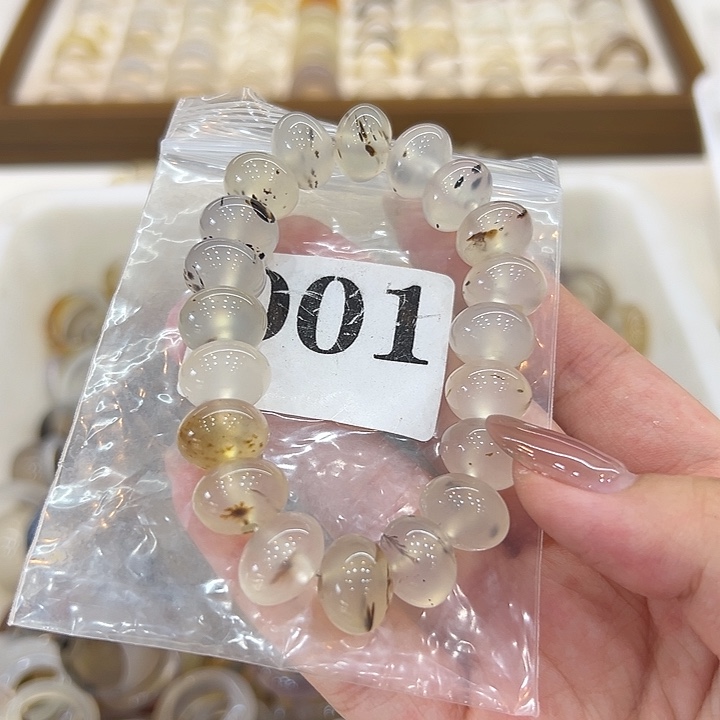 淡***忆玛瑙/玉髓戒指合金1卡13