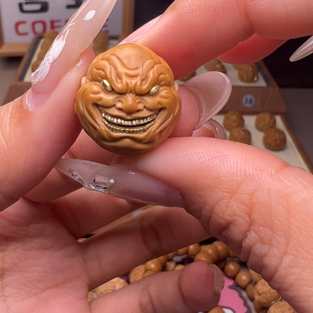 文玩核桃把件镶嵌款坏笑18➕尺寸有正常封口线