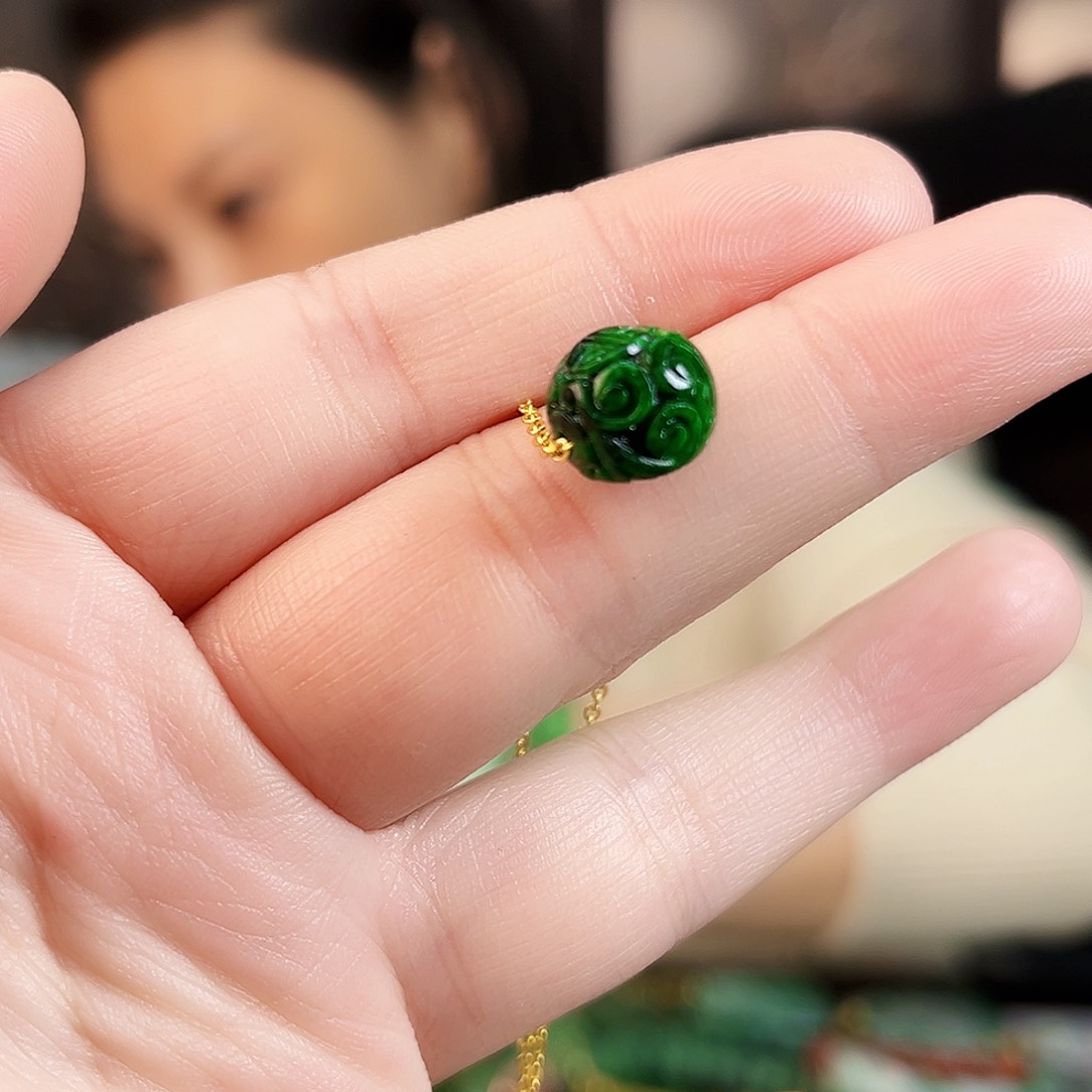 翡翠颈饰未镶嵌吊坠