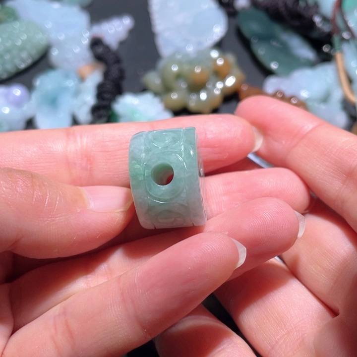 【闪购商品】翡翠颈饰未镶嵌天然翡翠