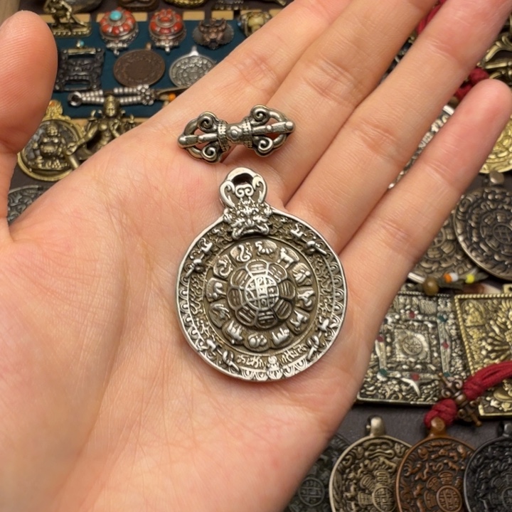 藏传文玩九宫如图