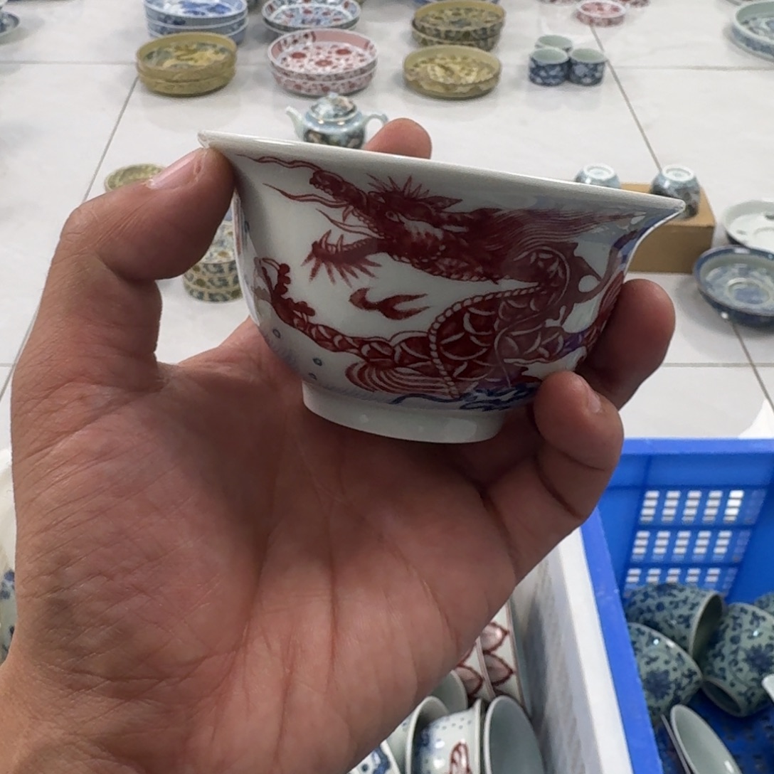 陶摆件釉里红鱼化龙主人压手杯