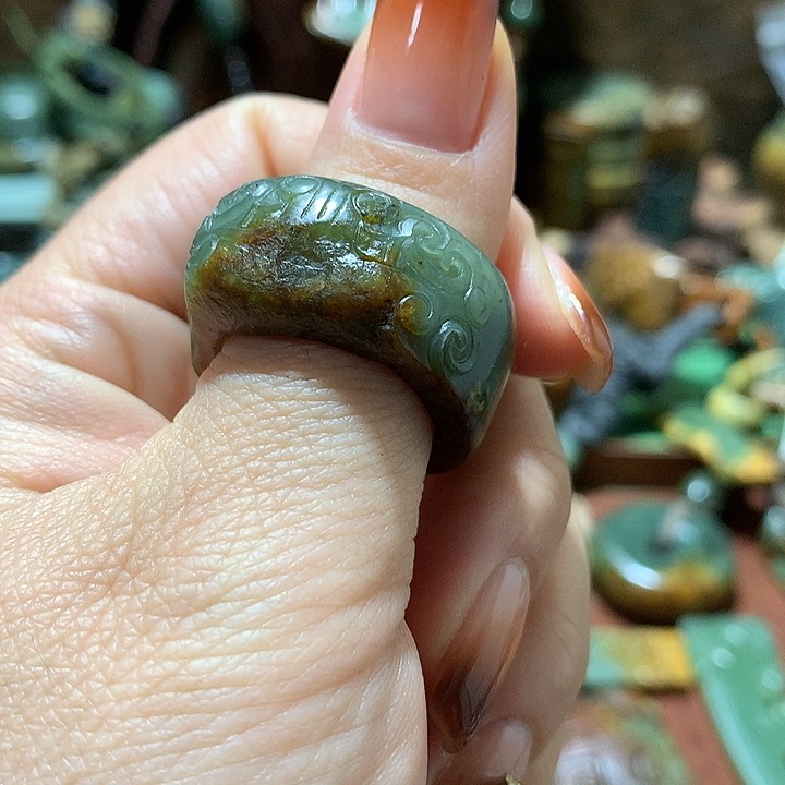 未镶嵌岫岩河磨玉（透闪石质玉）挂件天*?