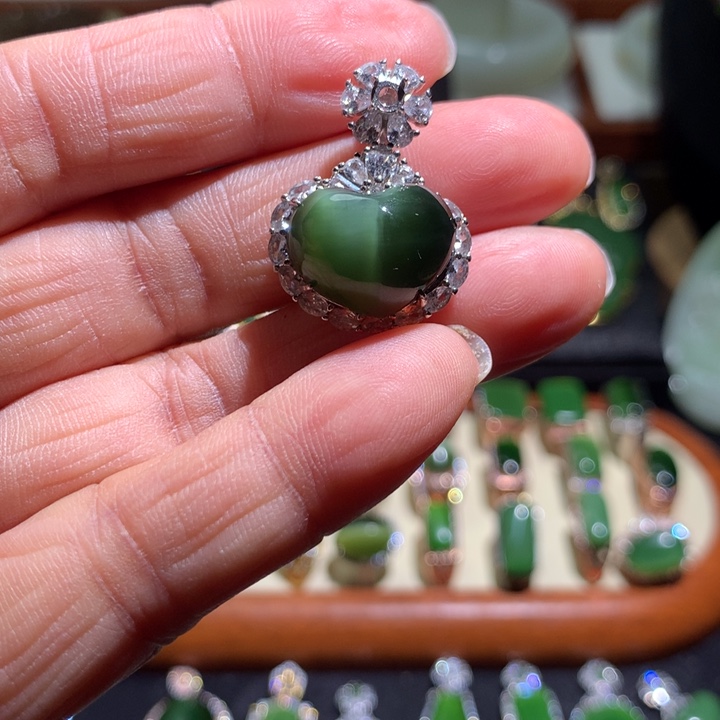 和田玉吊坠银S925镶嵌