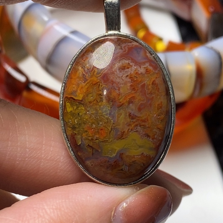 玛瑙/玉髓颈饰未镶嵌